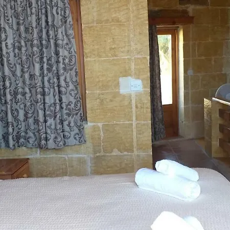 Ta Rozina Farmhouse