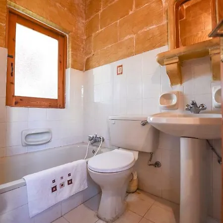Ta Rozina Farmhouse * Qala