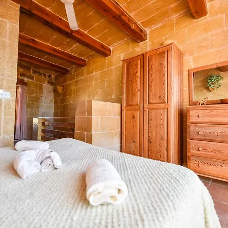 Pensiune Ta Rozina Farmhouse Qala