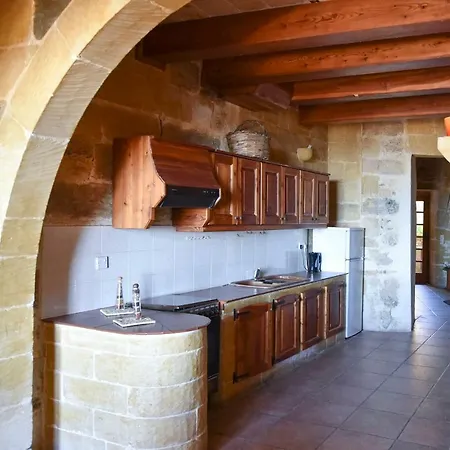 Ta Rozina Farmhouse * Qala