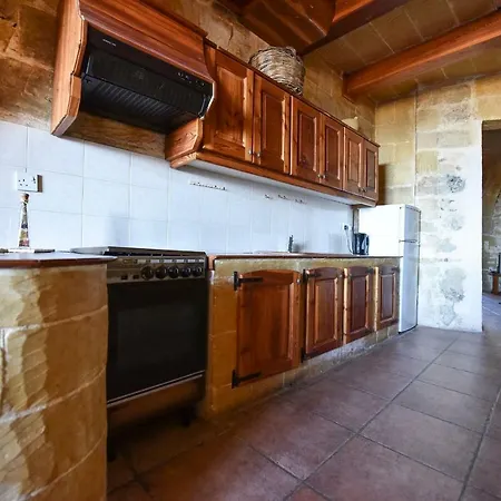 Ta Rozina Farmhouse * Qala