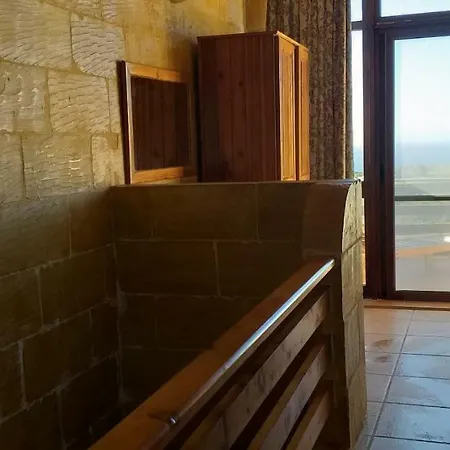 Ta Rozina Farmhouse *